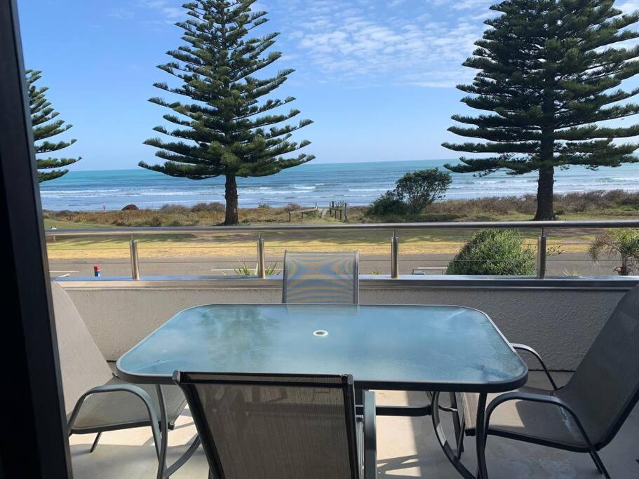Beach Front Apartment Ohope エクステリア 写真